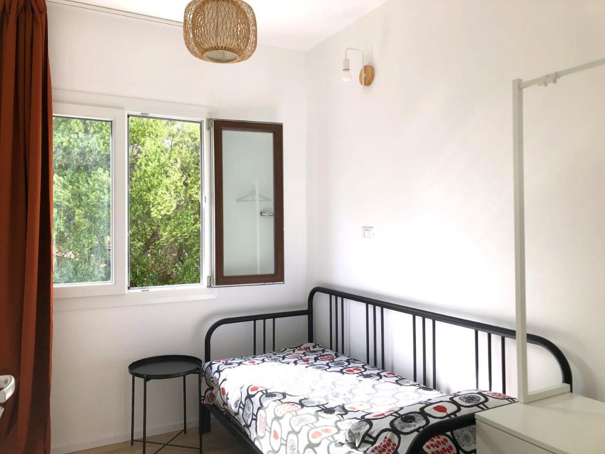 Naked House Sardinia Apartment บารีซาร์โด ภายนอก รูปภาพ